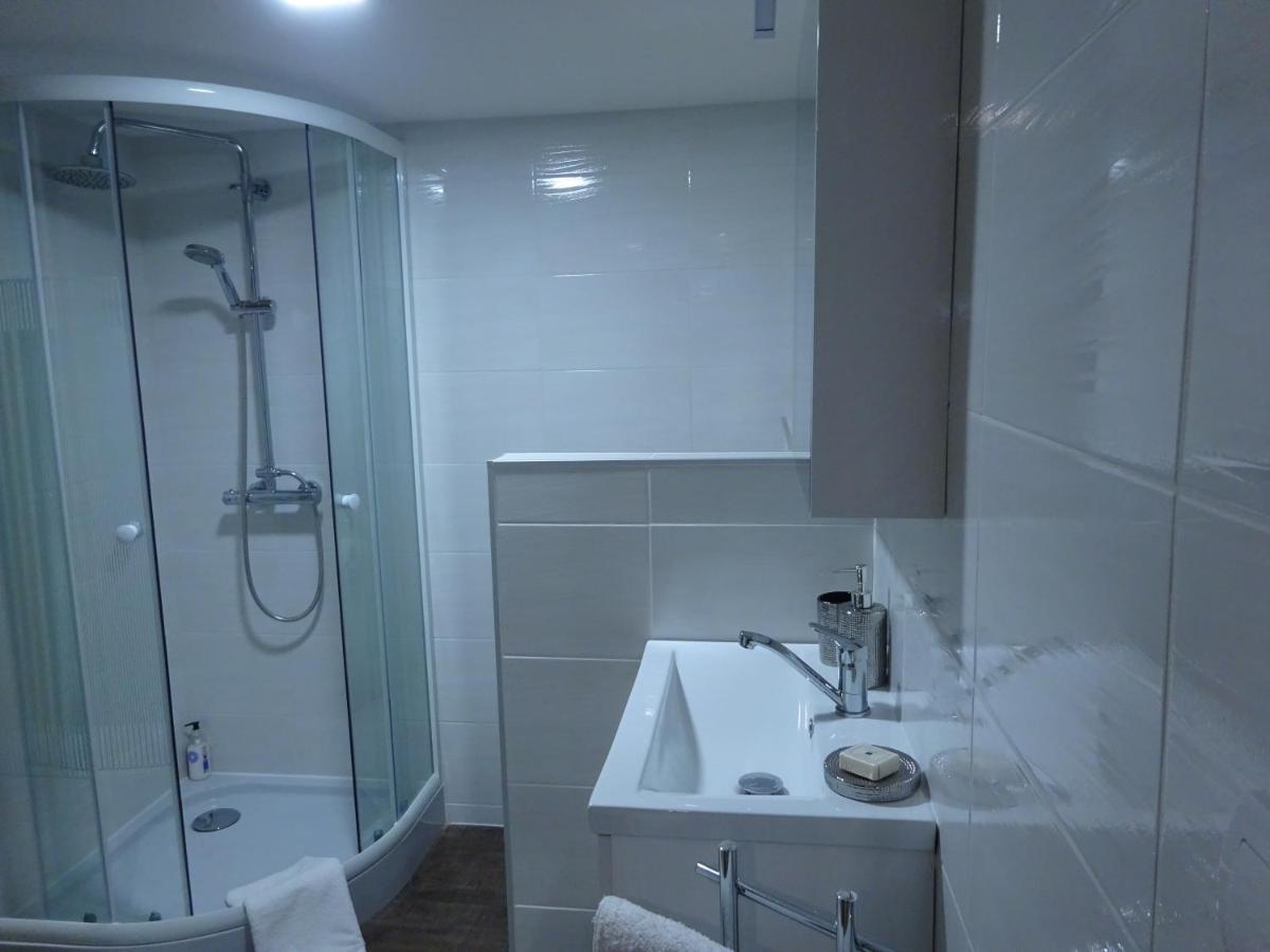 Family Friendly Apartment 3 Adults Plus Child Ruzomberok Extérieur photo